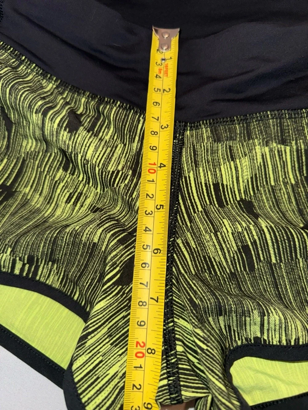 Lululemon Women’s Green Performance Athletic Active Lined Running Shorts Size 4